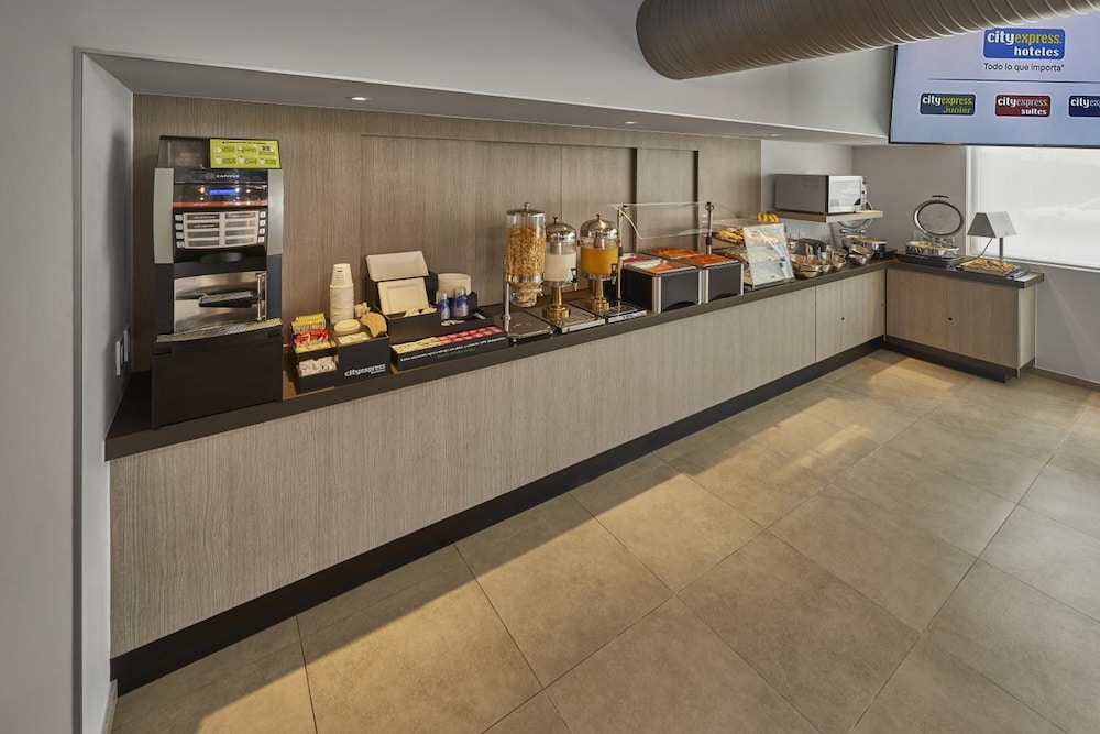 city express junior by marriott cancun