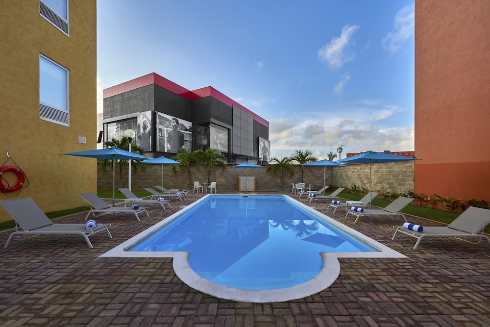 city express junior by marriott cancun