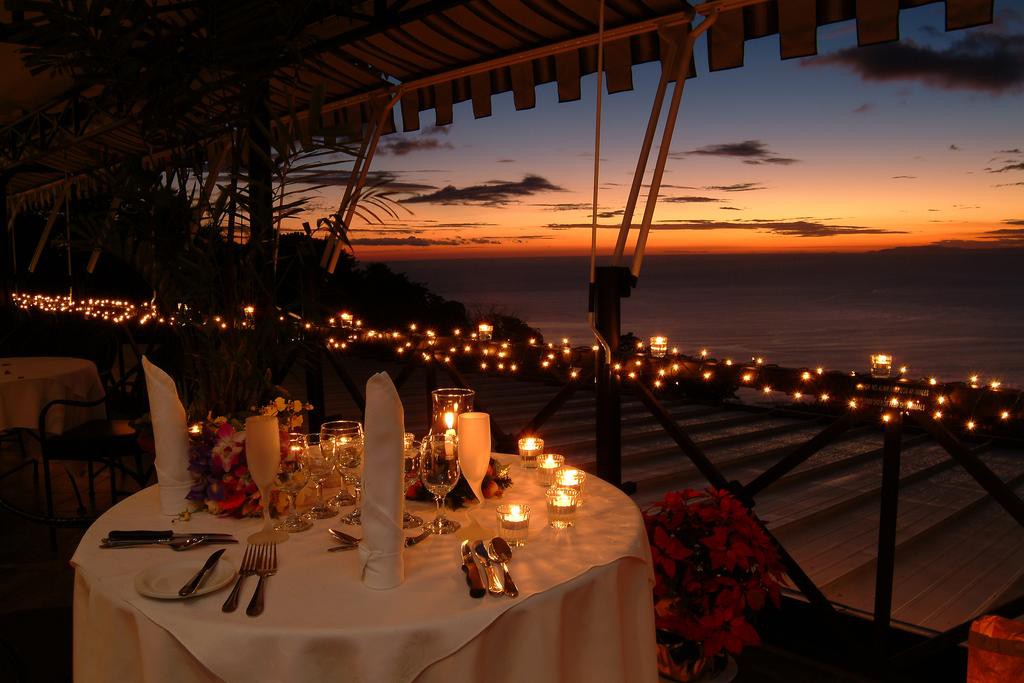 hotel villa caletas