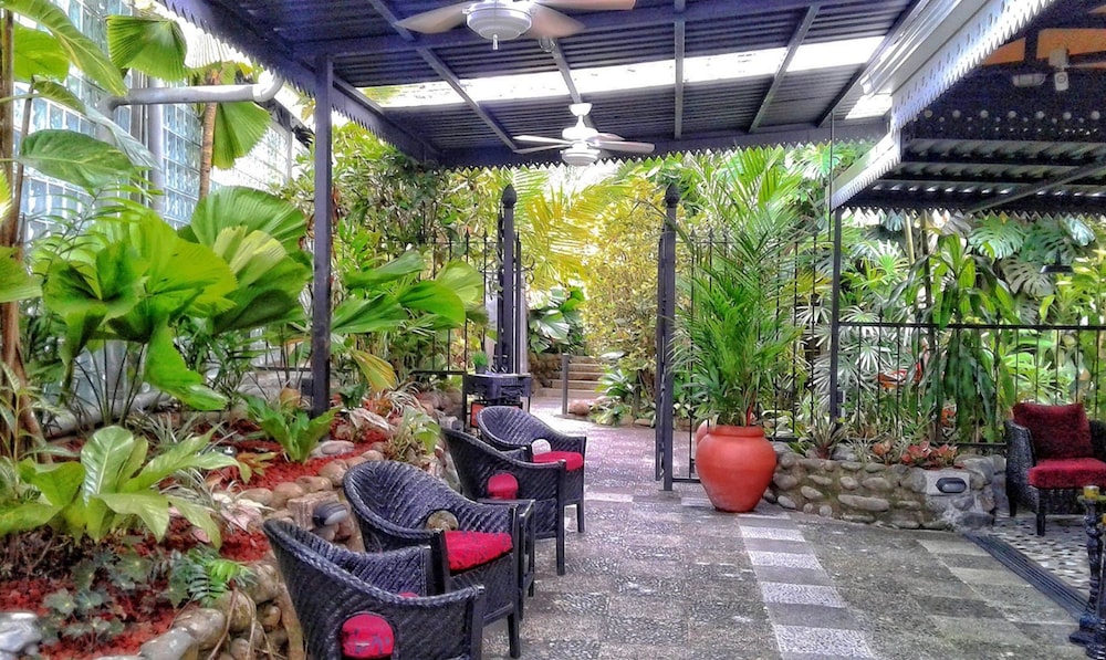 hotel villa caletas