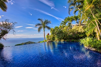 hotel villa caletas