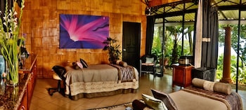 hotel villa caletas