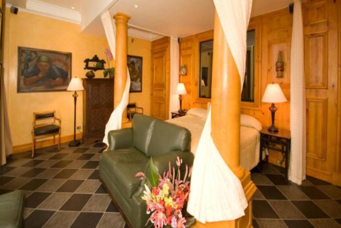 hotel villa caletas