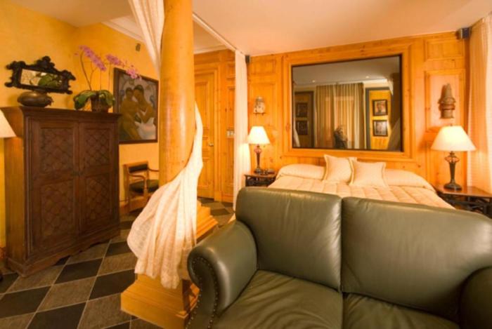 hotel villa caletas