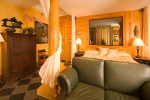 hotel villa caletas