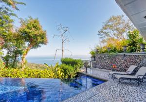 hotel villa caletas