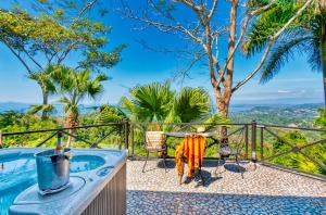 hotel villa caletas