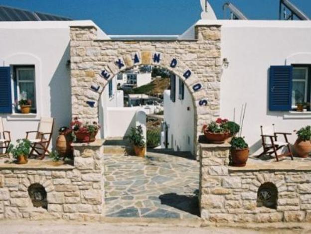 alexandros studios and apartments