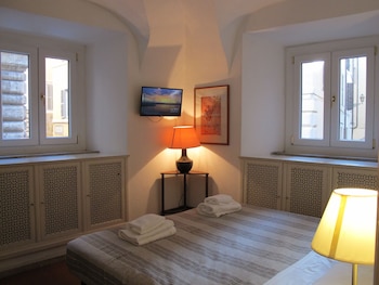 arco in pantheon apartments