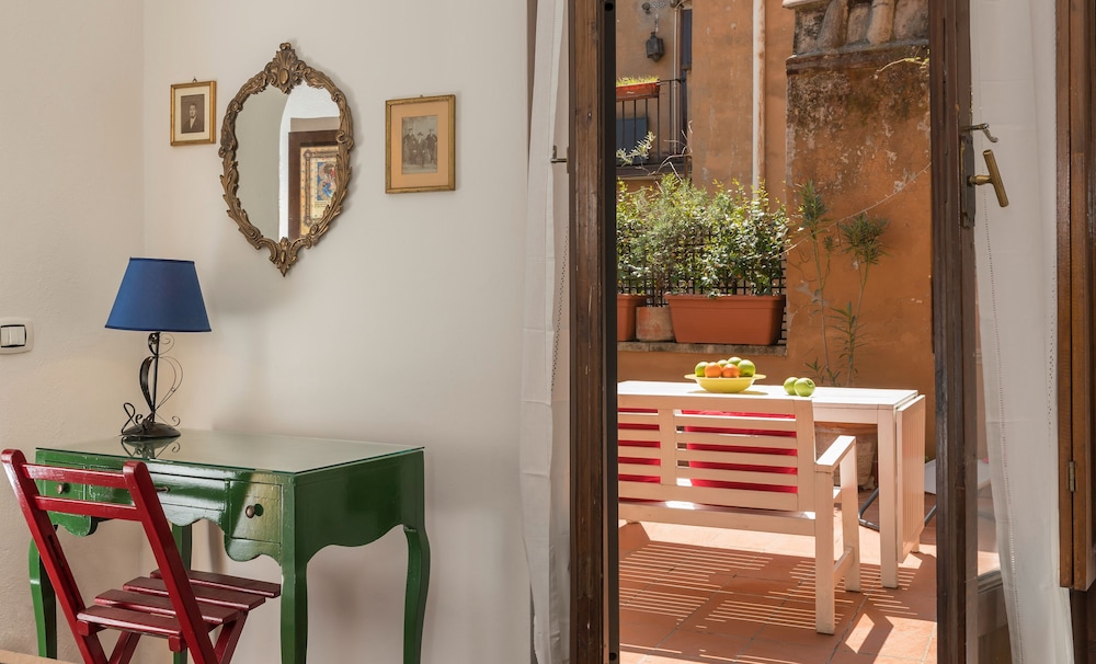 arco in pantheon apartments