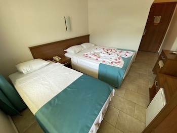 bandb yuzbasi beach hotel