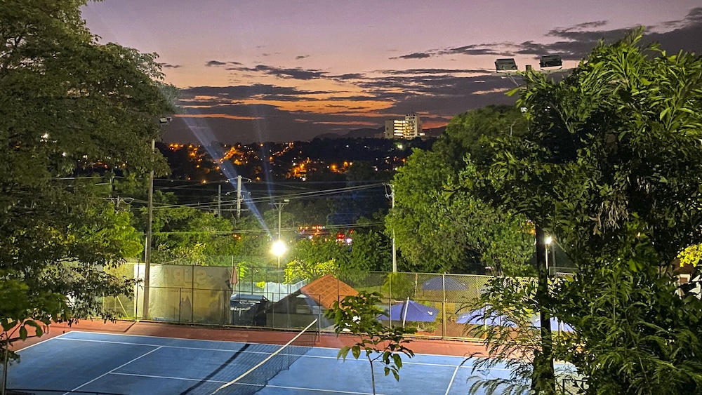 hotel on vacation girardot resort