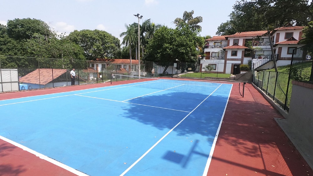 hotel on vacation girardot resort