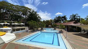 hotel on vacation girardot resort