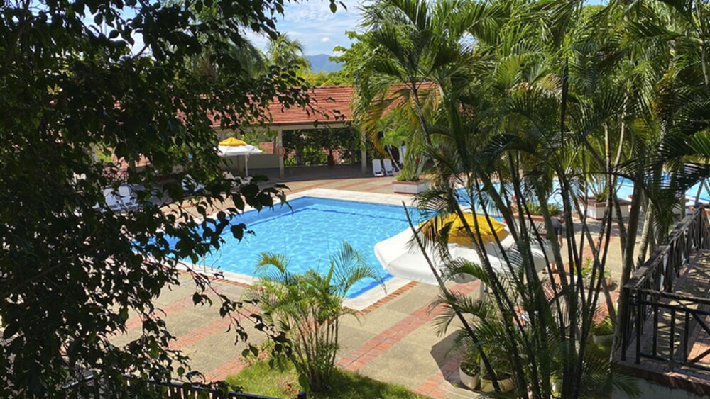 hotel on vacation girardot resort