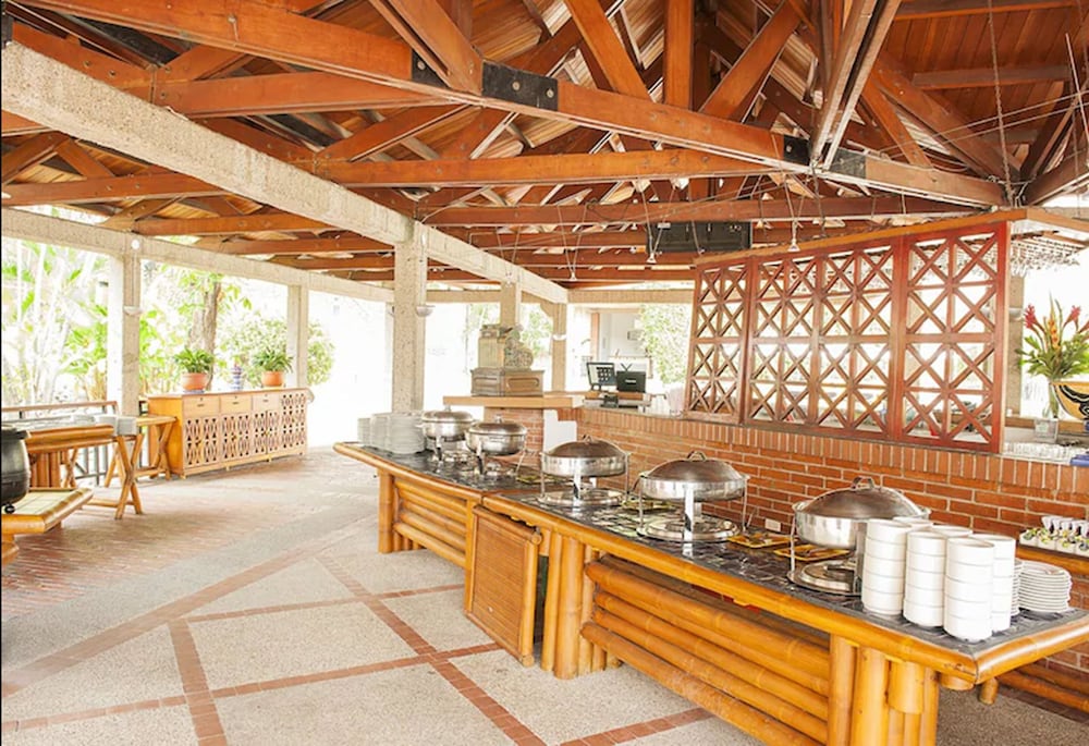 hotel on vacation girardot resort