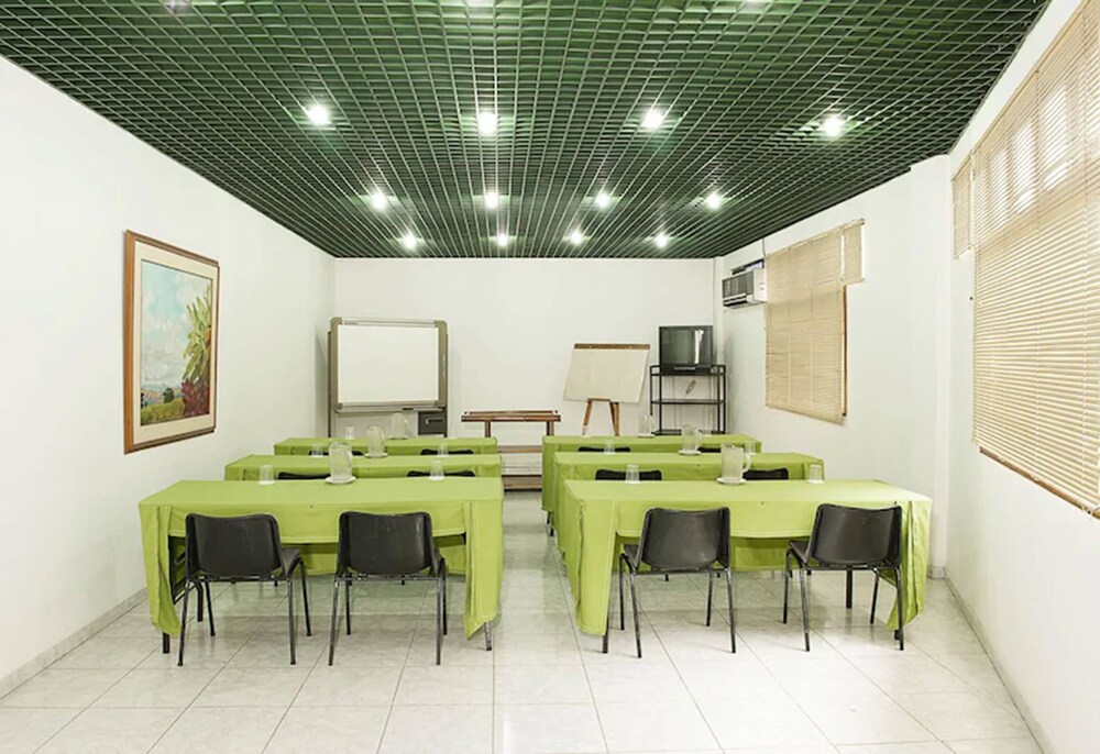 hotel on vacation girardot resort