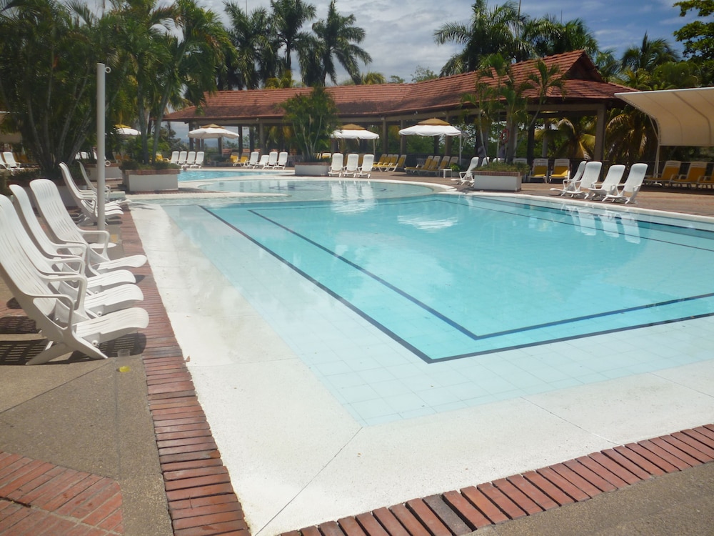 hotel on vacation girardot resort