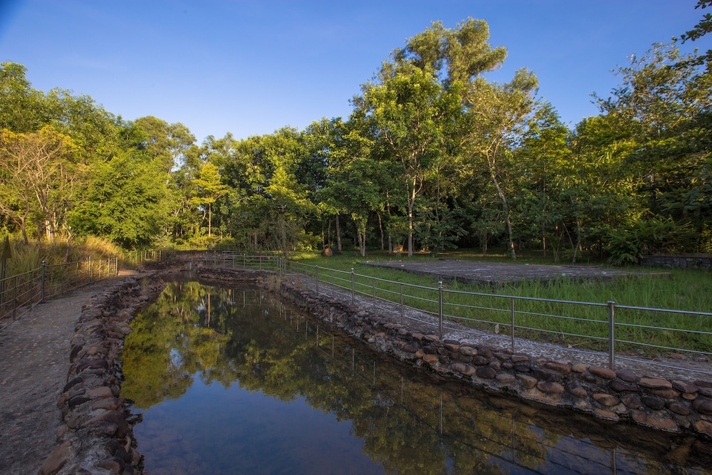 thanh tan hot springs by fusion
