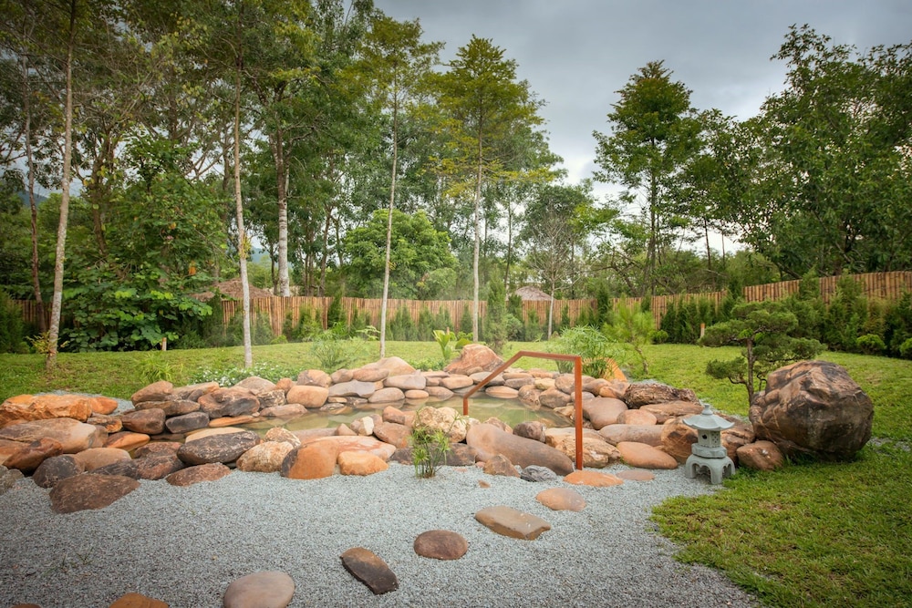 thanh tan hot springs by fusion