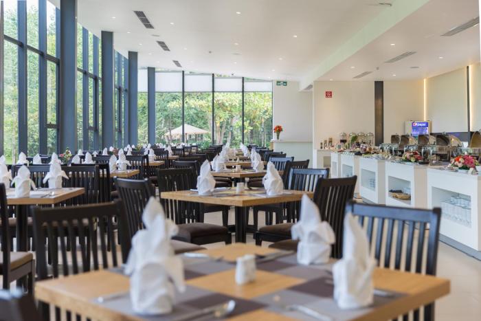 thanh tan hot springs by fusion