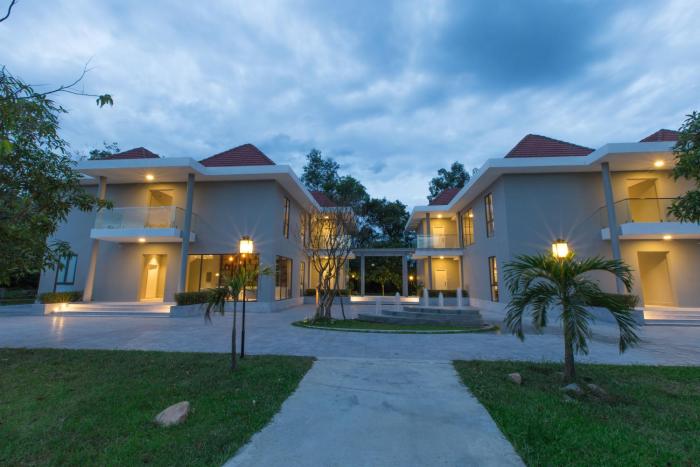 thanh tan hot springs by fusion