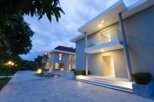 thanh tan hot springs by fusion