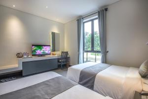 thanh tan hot springs by fusion