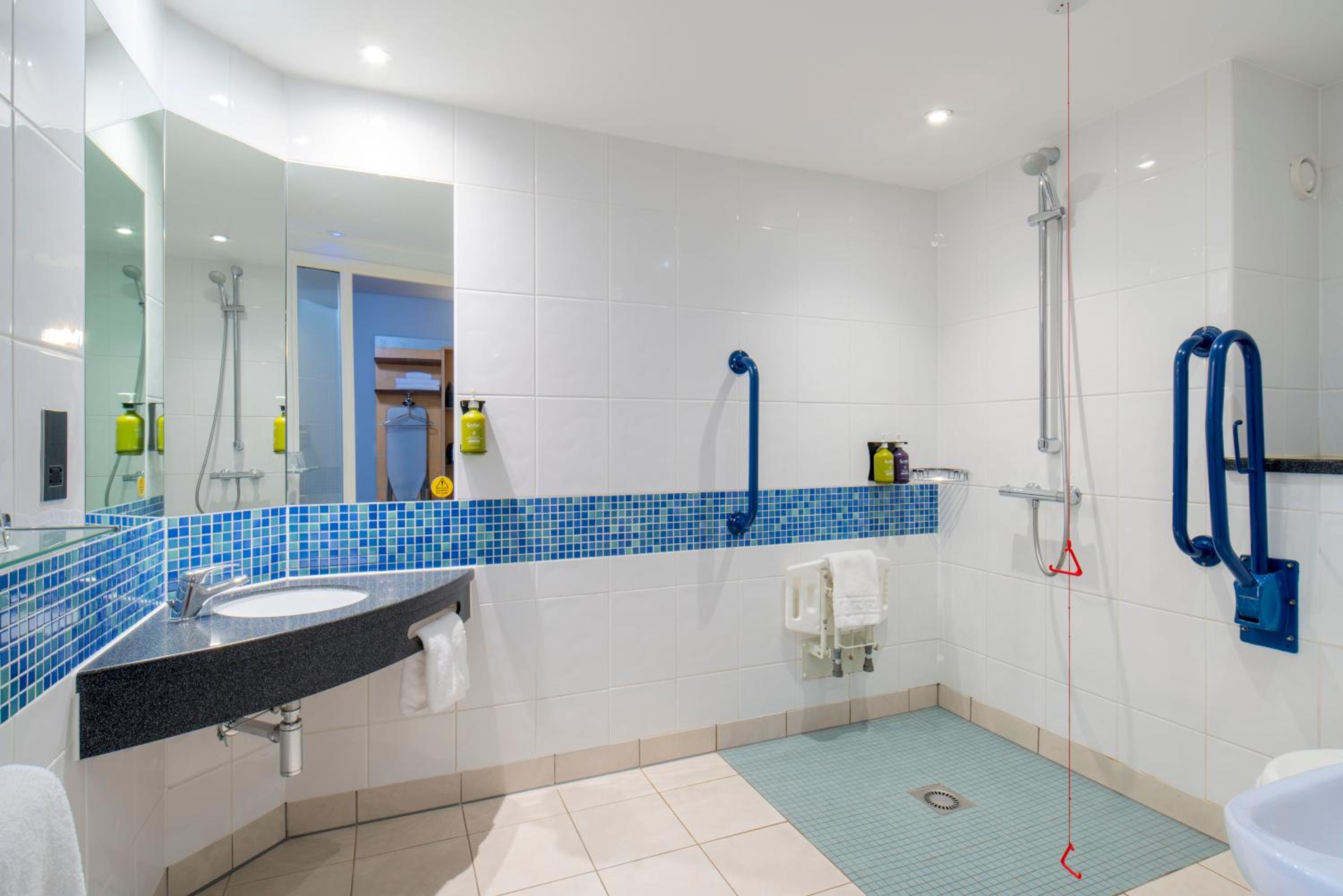 holiday inn express antrim an ihg hotel