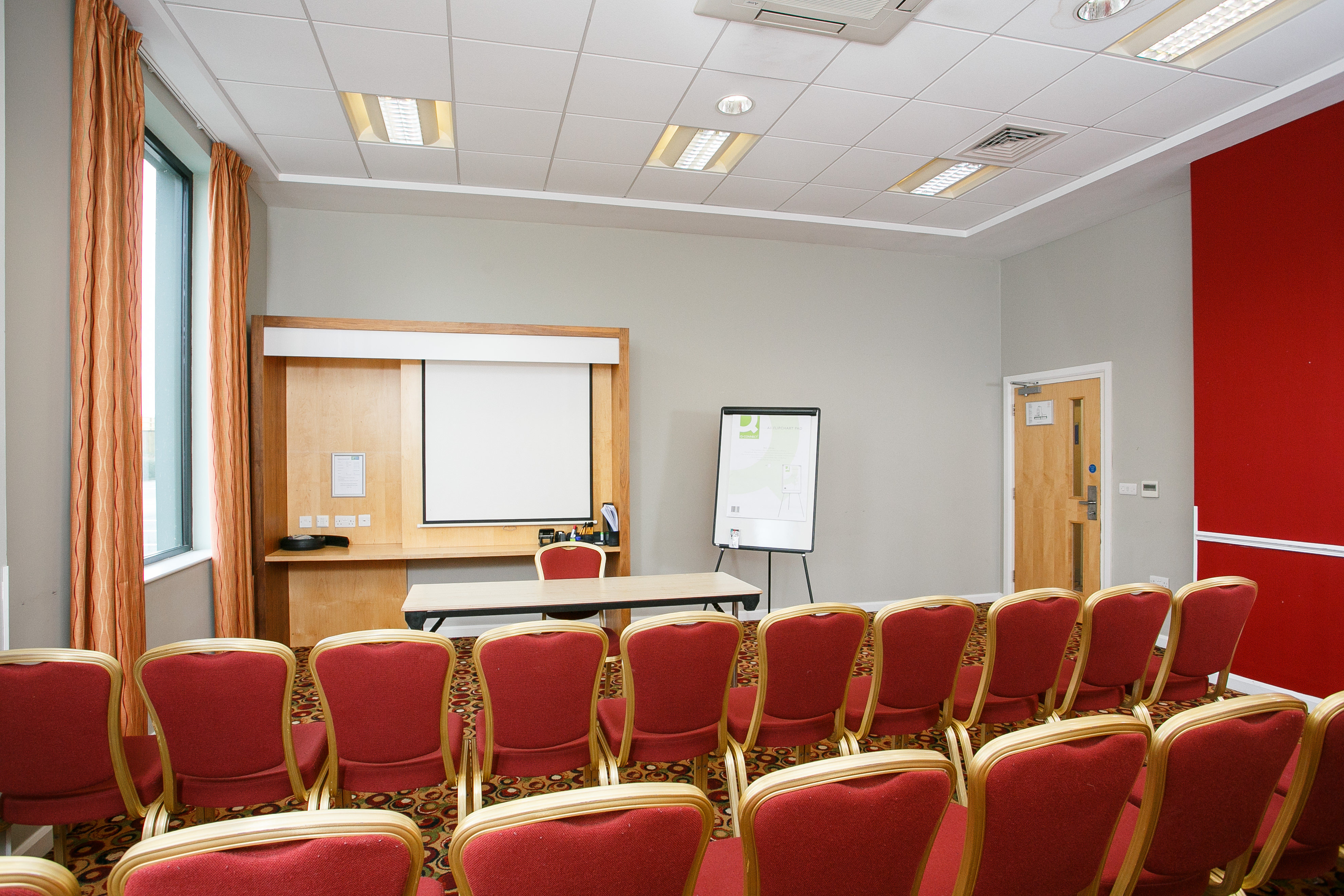 holiday inn express antrim an ihg hotel