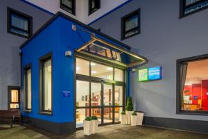 holiday inn express antrim an ihg hotel