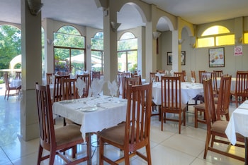 victoria falls rainbow hotel