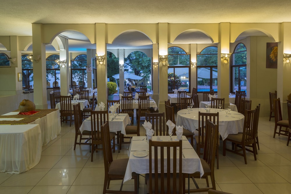 victoria falls rainbow hotel
