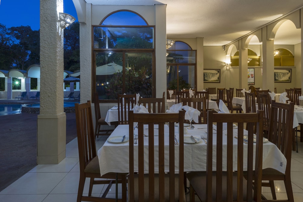 victoria falls rainbow hotel