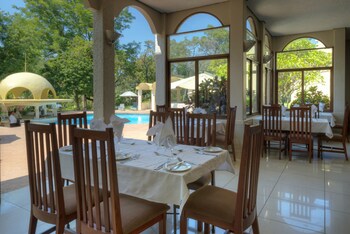victoria falls rainbow hotel