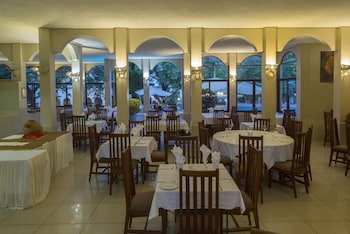 victoria falls rainbow hotel