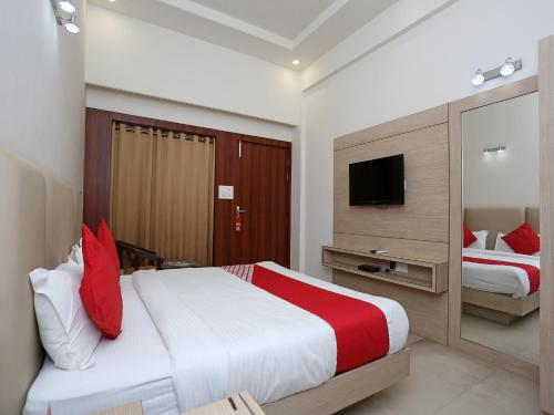 hotel lotus grand