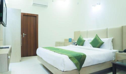 hotel lotus grand