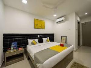 Cosy Room With Private Bath And Work Desk,Chanda Nagar>>Hyderabad,3 star