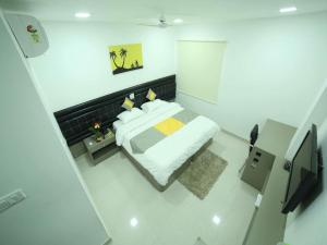 Cosy Room With Private Bath And Work Desk,Chanda Nagar>>Hyderabad,3 star