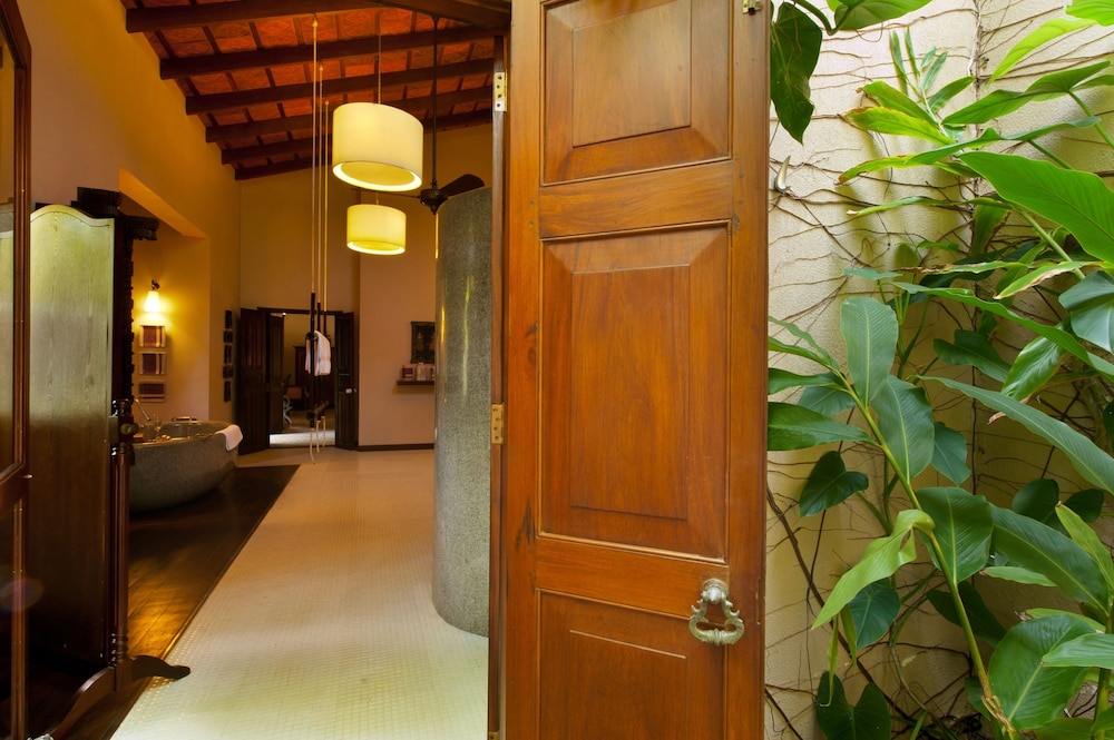 reef villa and spa