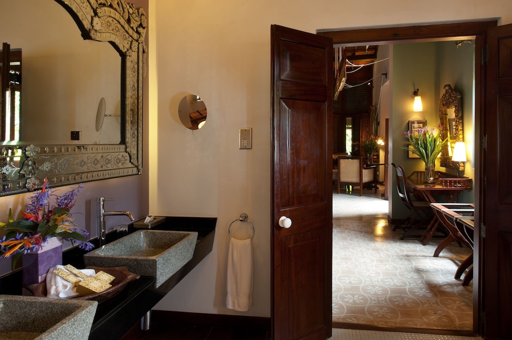 reef villa and spa