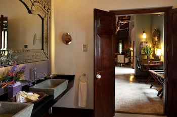 reef villa and spa