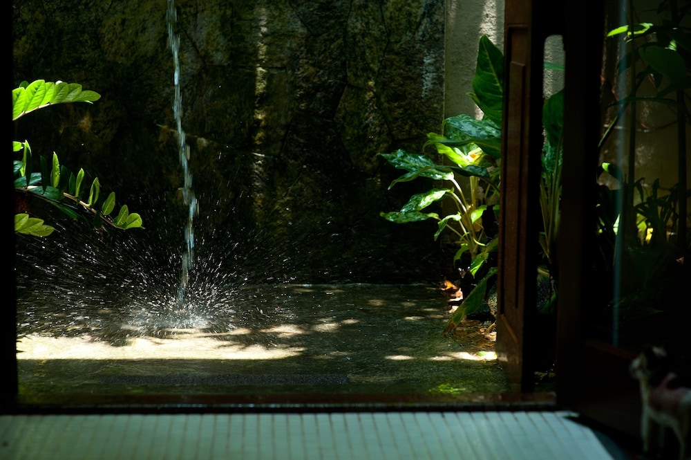 reef villa and spa
