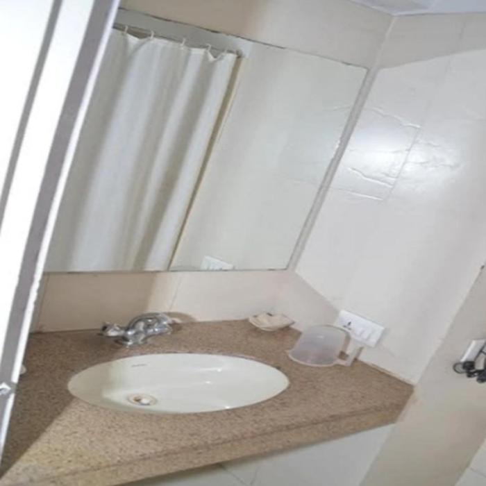 hotel regency square