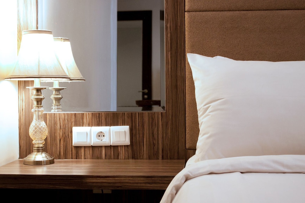 hotel horison gkb gresik