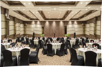 hotel horison gkb gresik