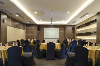 hotel horison gkb gresik