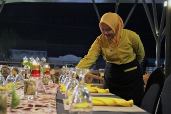 hotel horison gkb gresik