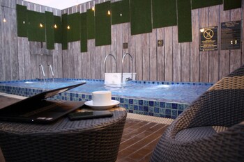 hotel horison gkb gresik